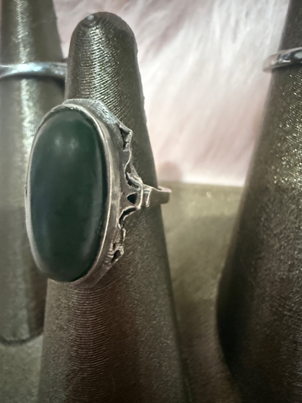 Vintage real Nephrite Jade Sterling Silver ring 1960s
Sz 6 1/2 - Picture 12 of 14